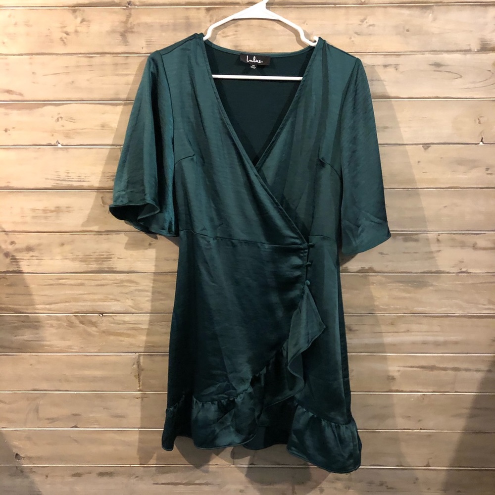 Lulus NWT Satin green wrap dress